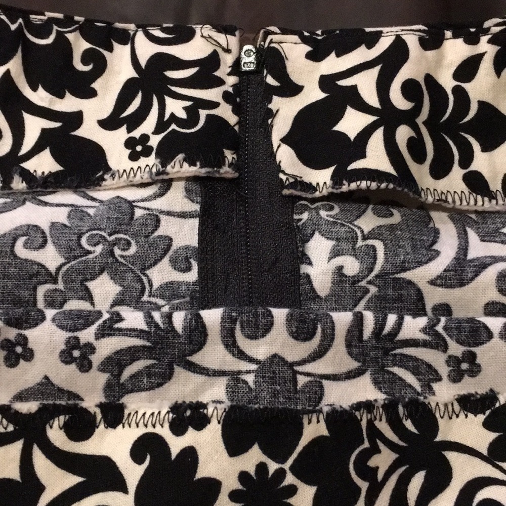 Size 8 Skirt Fleur De Lis Print - Picture 3 of 4